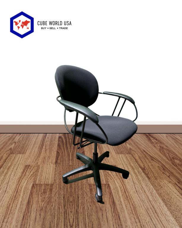 Ergonomic used office chair ideal for workspace comfort and support.